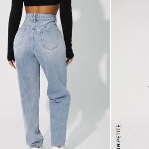 LIGHT WASH STRAIGHT LEG SHEIN JEANS